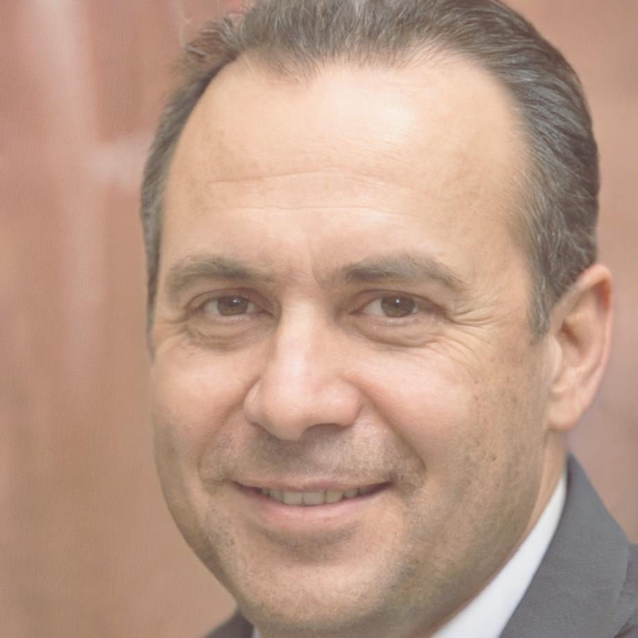 Rónán Callahan, budget essentials instructor